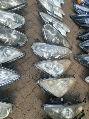 Toyota Wish X-Japan 2003 Head Lights