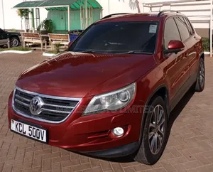 Volkswagen Tiguan 2010 Red