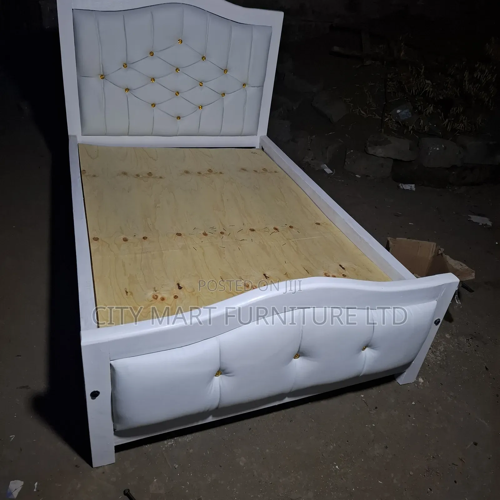 Plush Modern Mocket Beds on Offer!