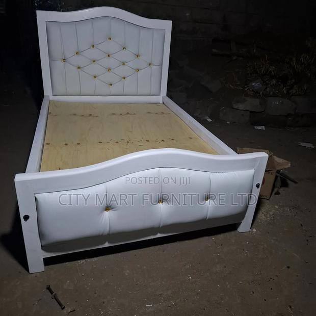 Calm Modern Mocket Beds on Offer!