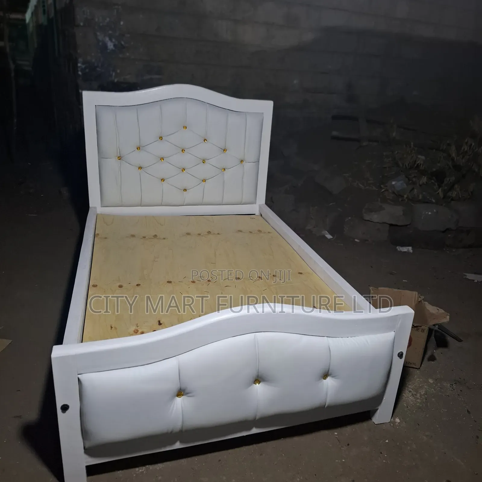 Soft Modern Mocket Beds on Offer!