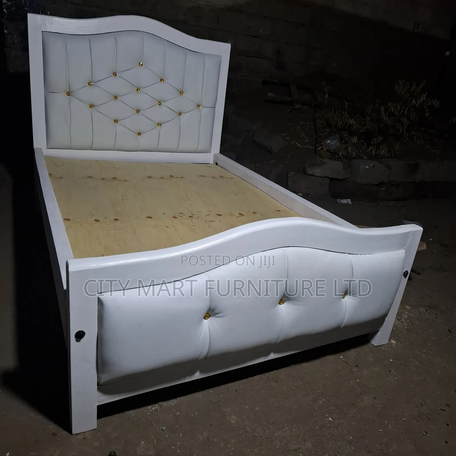 Fancy Modern Mocket Beds on Offer!