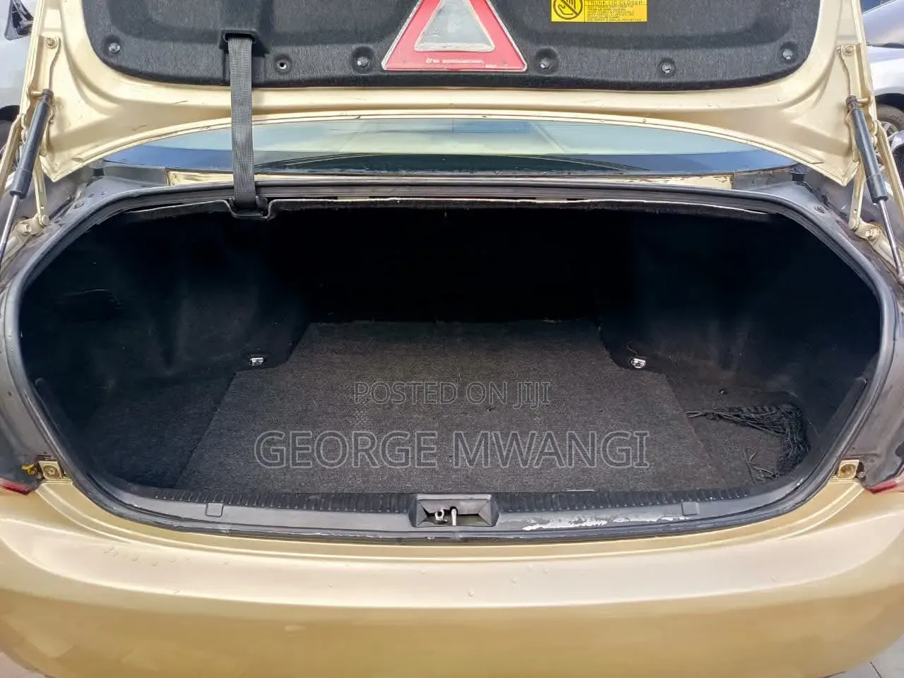 Toyota Crown 2010 Gold