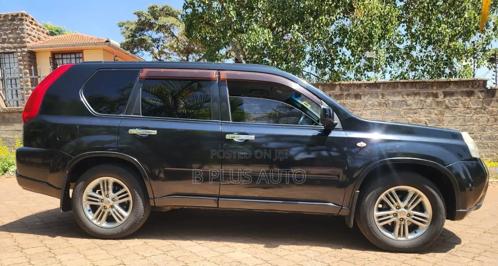 Nissan X-Trail 2012 Black