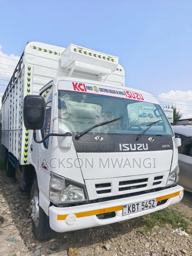 Isuzu NPR 4.3 2012 White - thumbnail 3