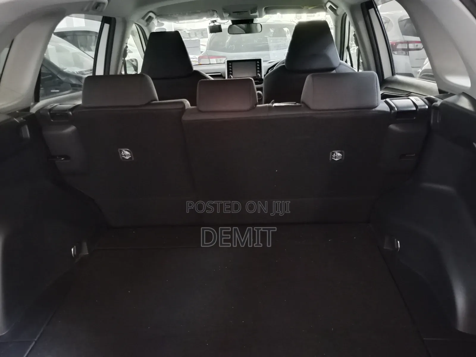 Toyota RAV4 LE AWD 2019 White