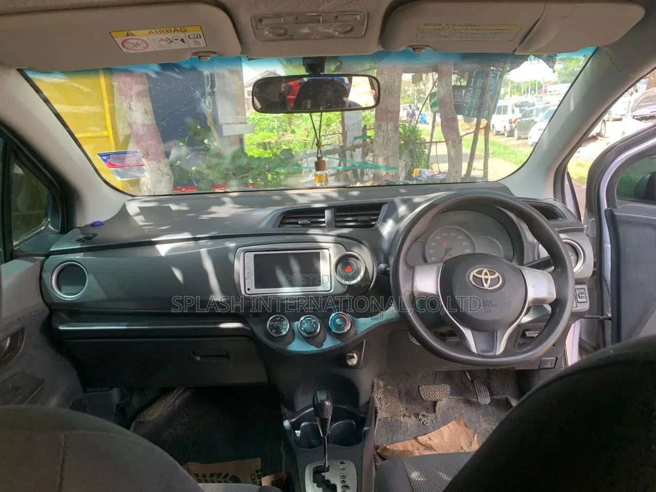 Toyota Vitz 2013 Silver