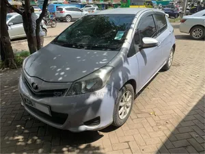 Toyota Vitz 2013 Silver