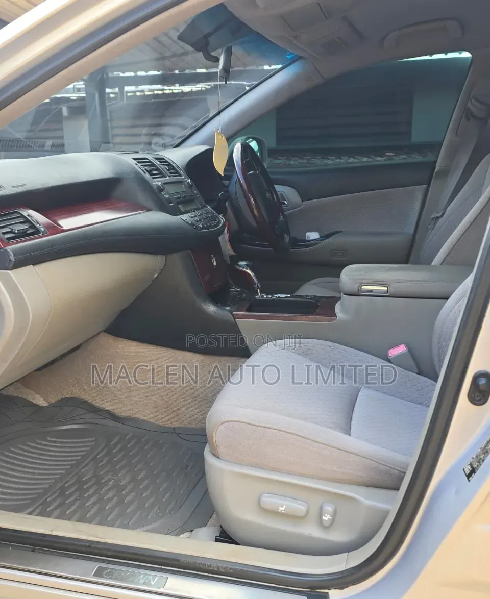 Toyota Crown 2008 Silver
