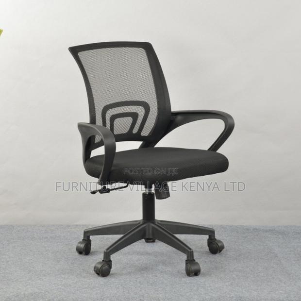 Medium Mesh Back Computer Office Chair. - thumbnail 2