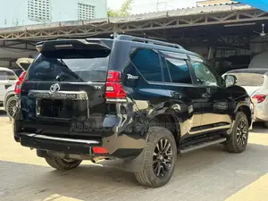 Toyota Land Cruiser Prado 2.8 2021 Black