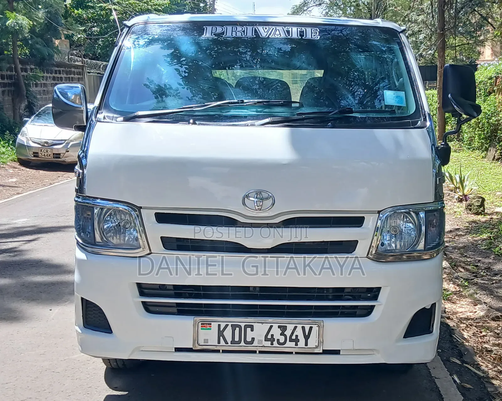 Toyota HiAce 2013 White
