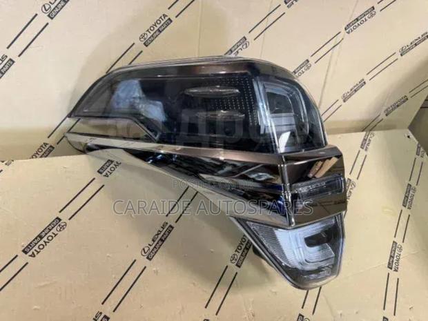 Vellfire 2014/2015 Taillights/Backlights