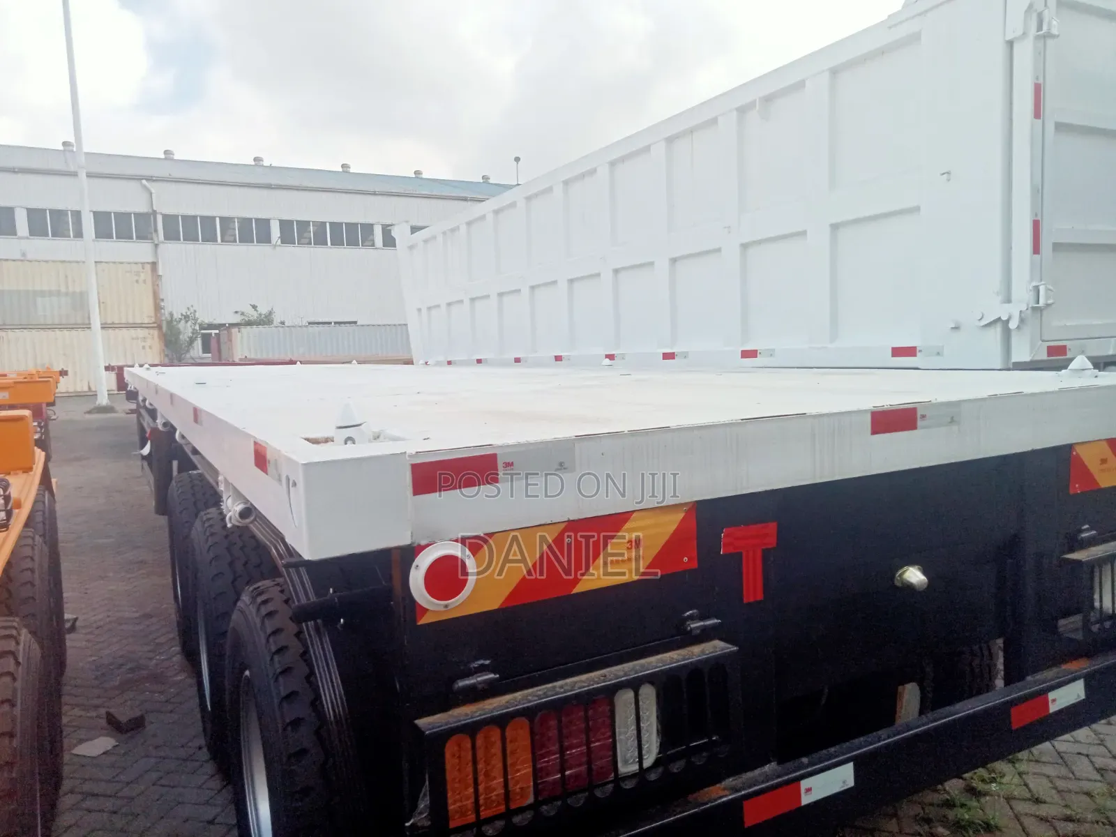 Flatbed Trailers/Skeletal/Tipping/Low-Bed Trailers