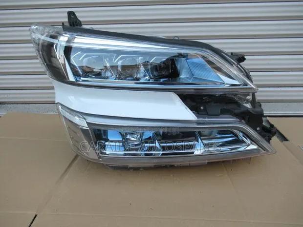 Vellfire 2014/2015 Headlights Xenon - main view