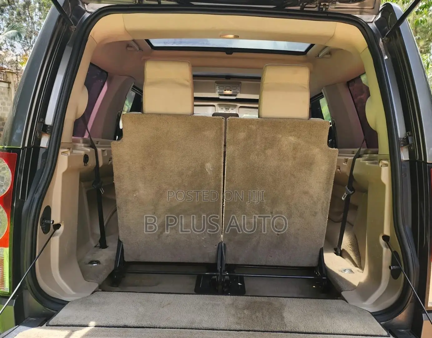 Land Rover Discovery 2010 Gray