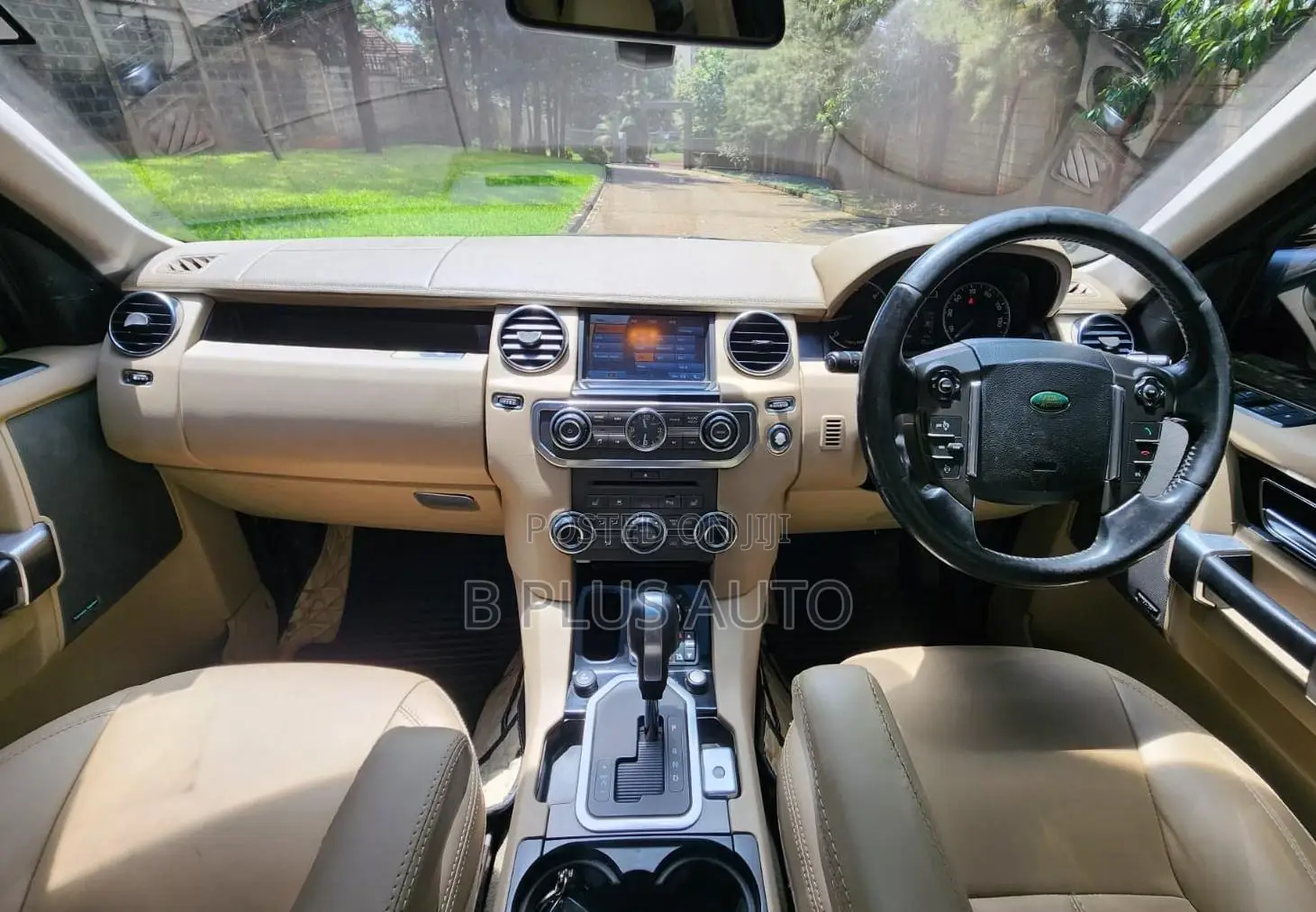 Land Rover Discovery 2010 Gray