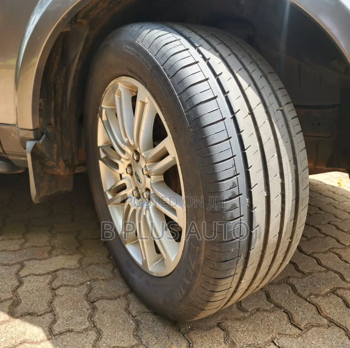 Land Rover Discovery 2010 Gray