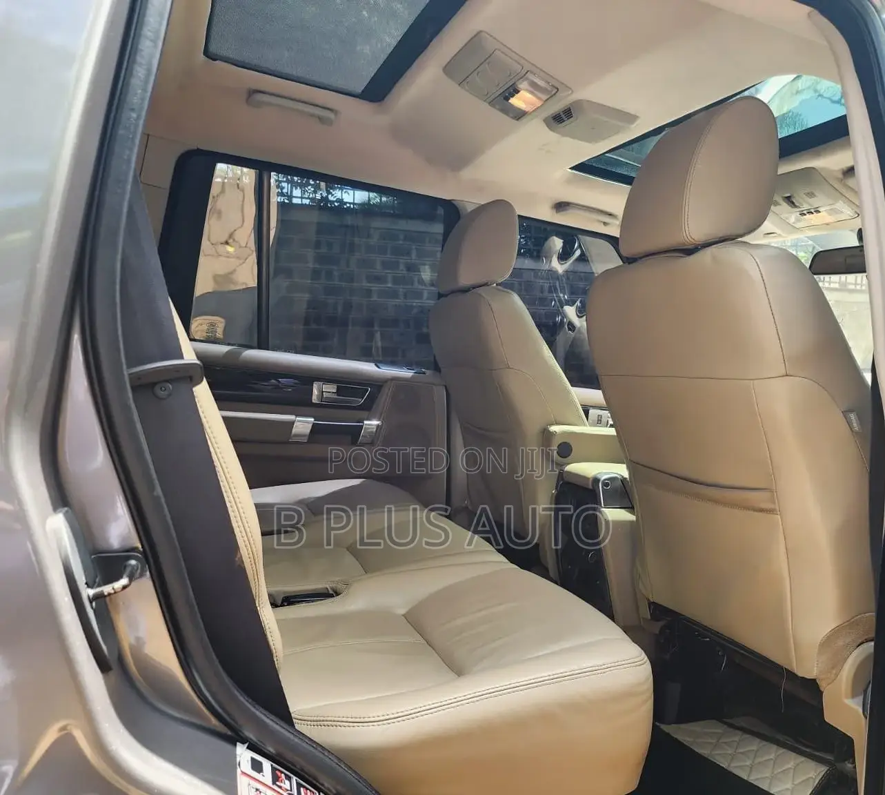 Land Rover Discovery 2010 Gray