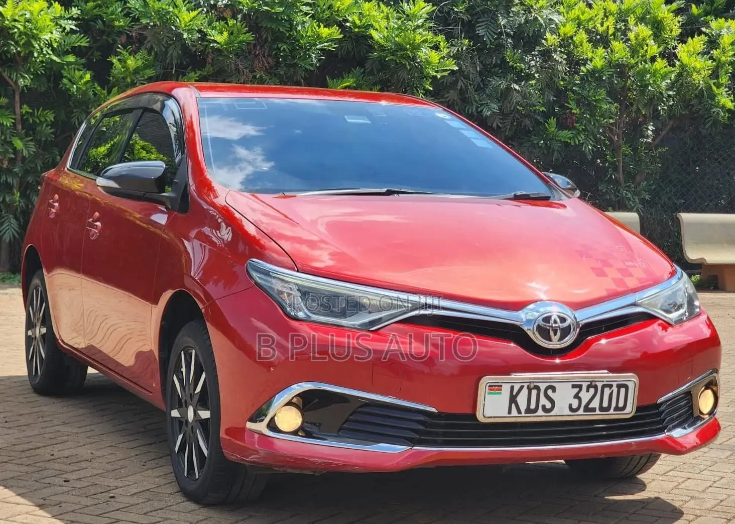 Toyota Auris 2017 Red