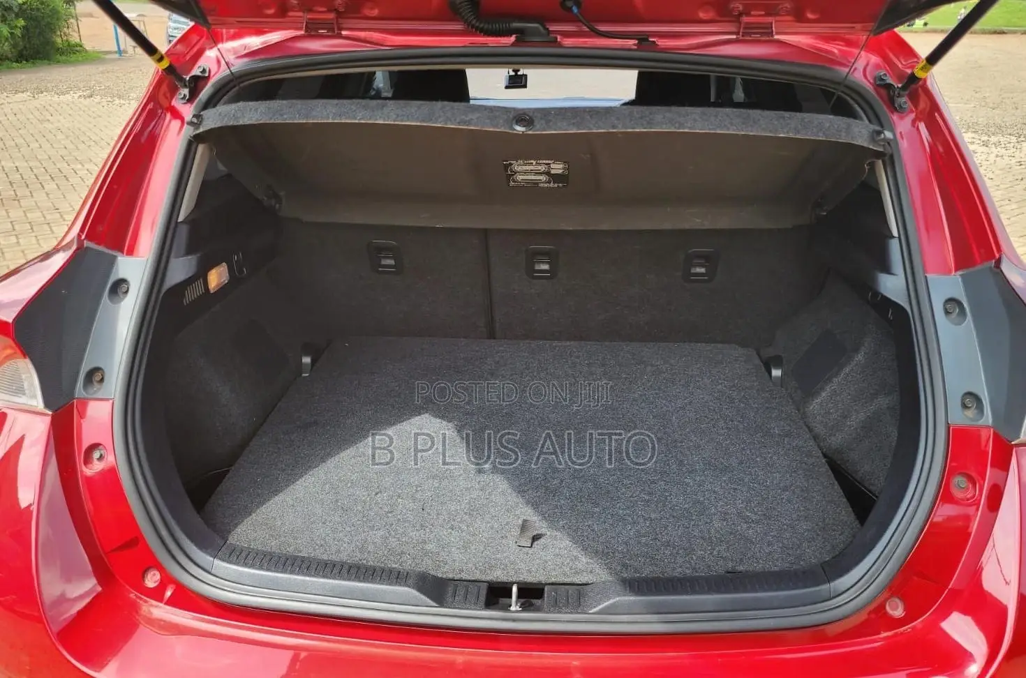 Toyota Auris 2017 Red