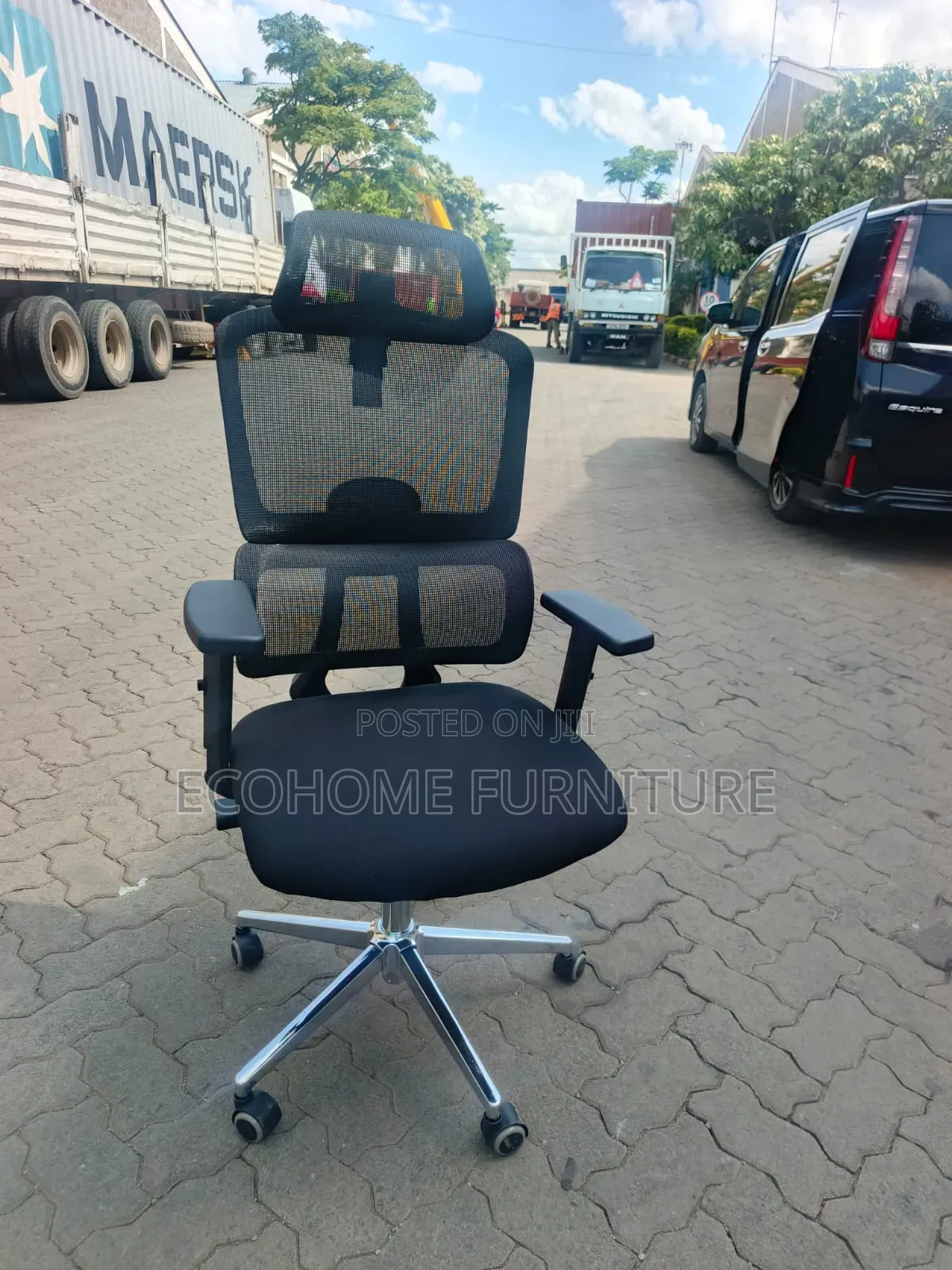 High Back Ercomonic Mesh Office Chair With Headrest
