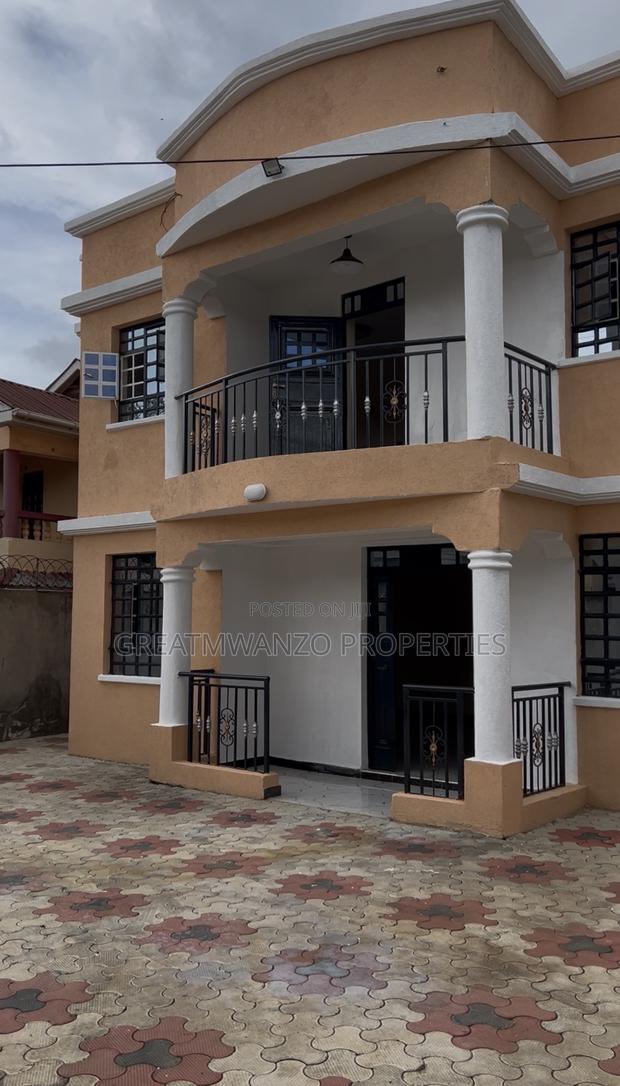 5bdrm Maisonette in Membley Estate for rent - thumbnail 3