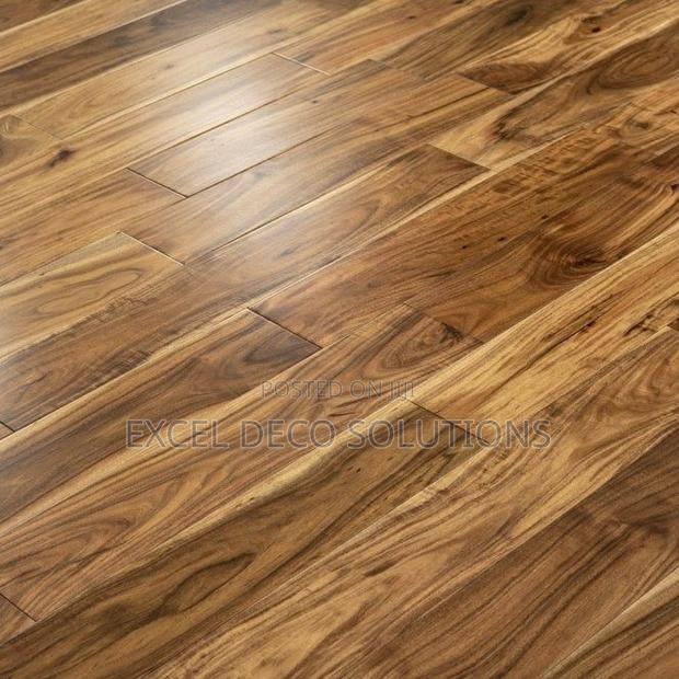 Laminate Flooring for Warm Comfortable Interiors - main view