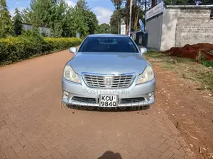 Toyota Crown 2012 Silver
