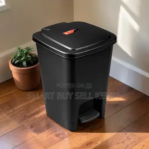 Smooth Finish Portable 30 Litres Hard Plastic Step Pedal Waste Bin