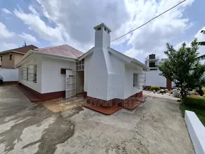 3bdrm Bungalow in Uthiru for rent