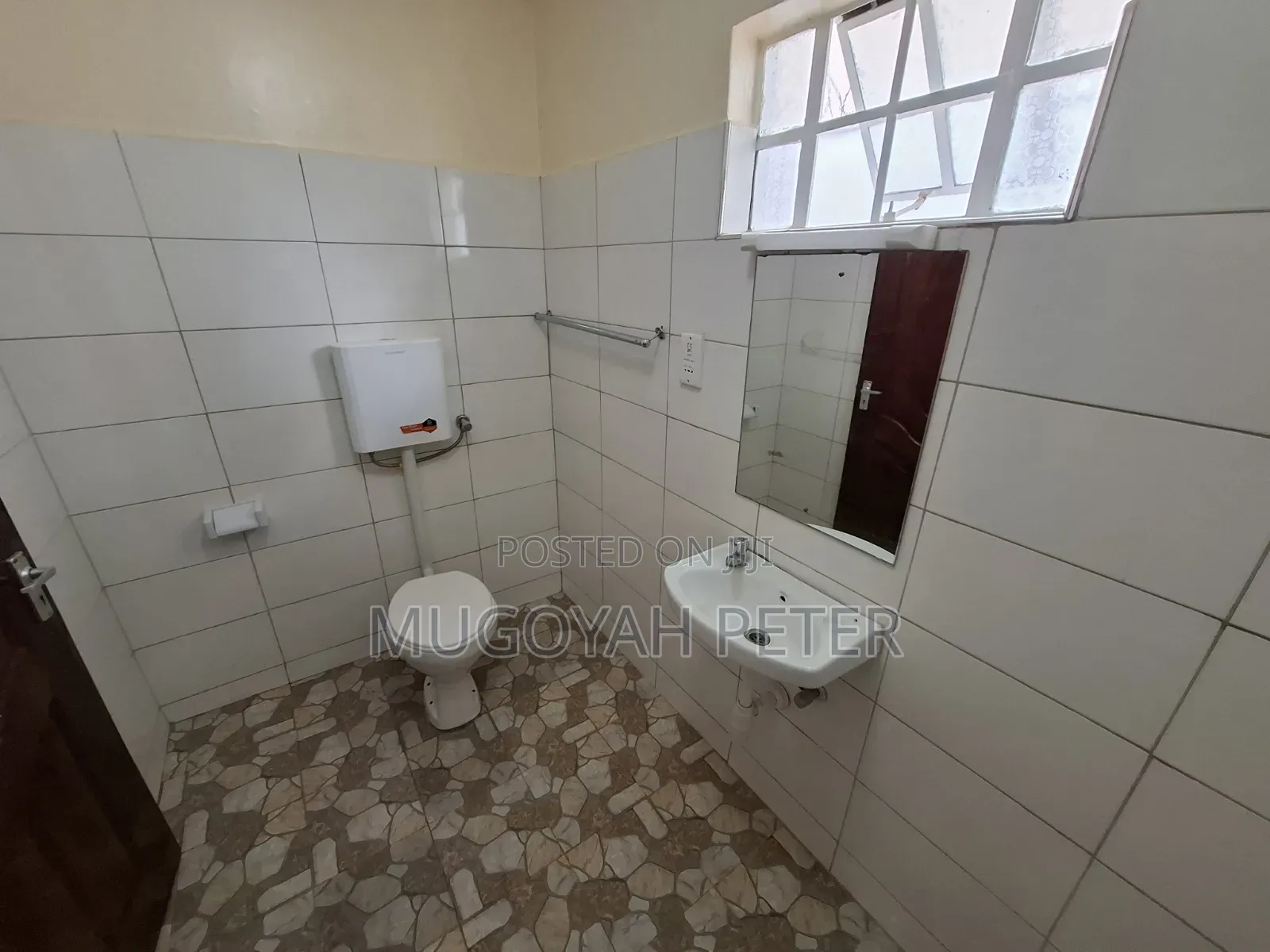 3bdrm Bungalow in Uthiru for rent