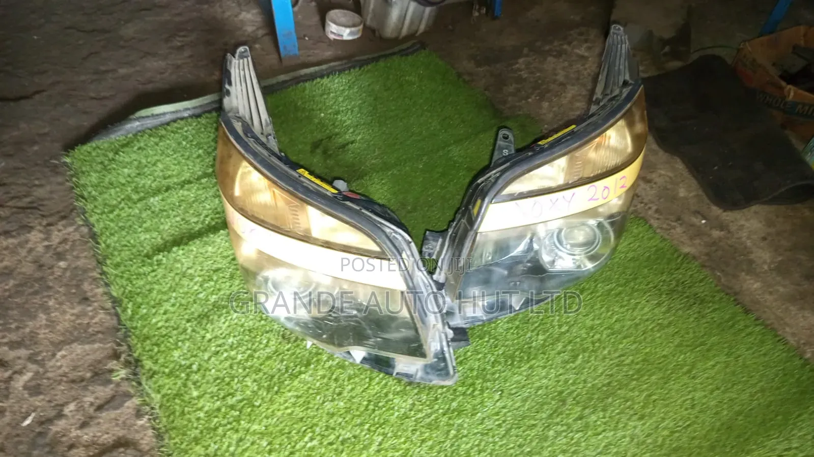Voxy Headlights