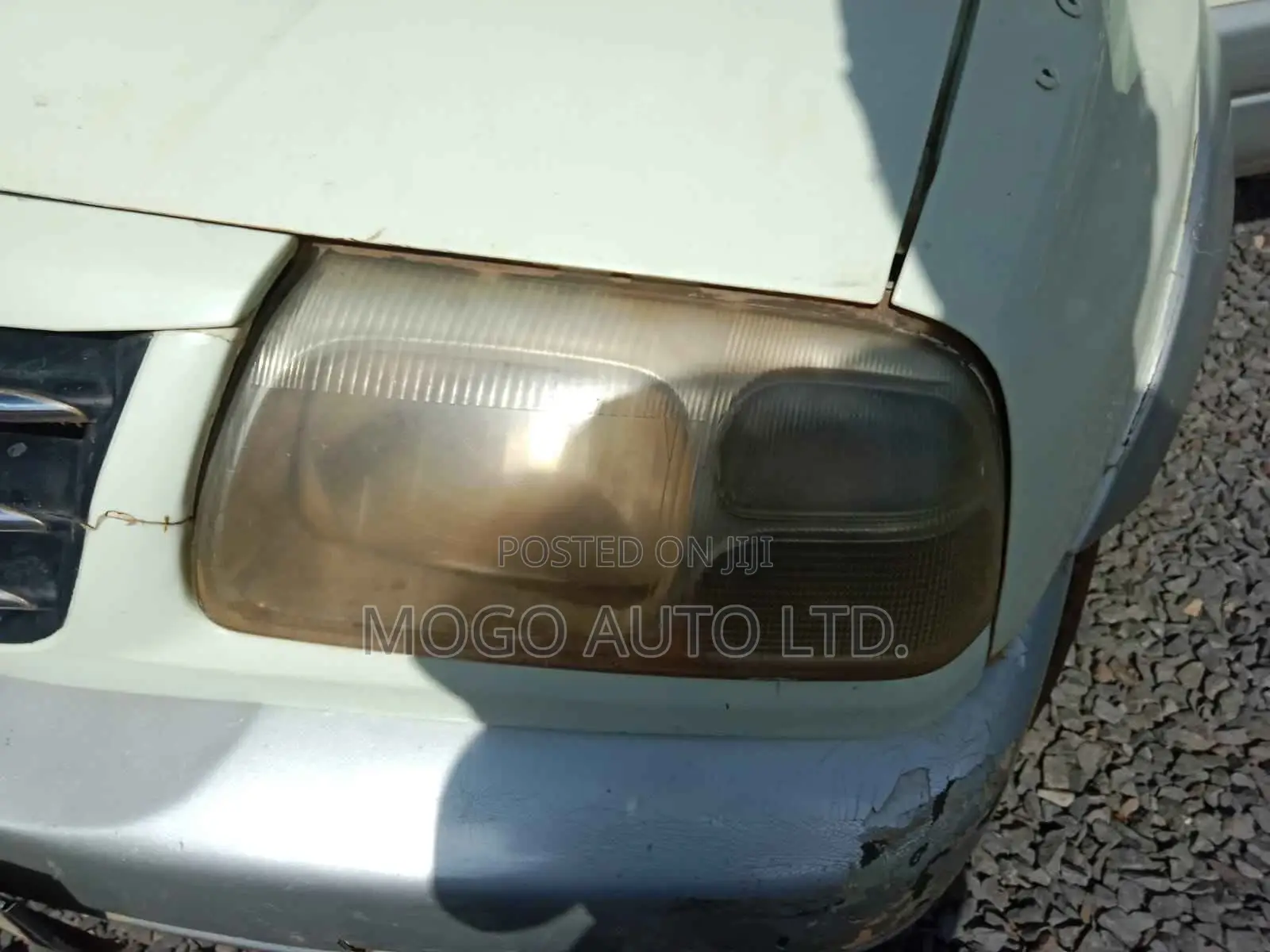 Suzuki Escudo 2003 White