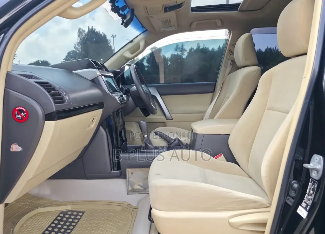 Toyota Land Cruiser Prado 2016 Black