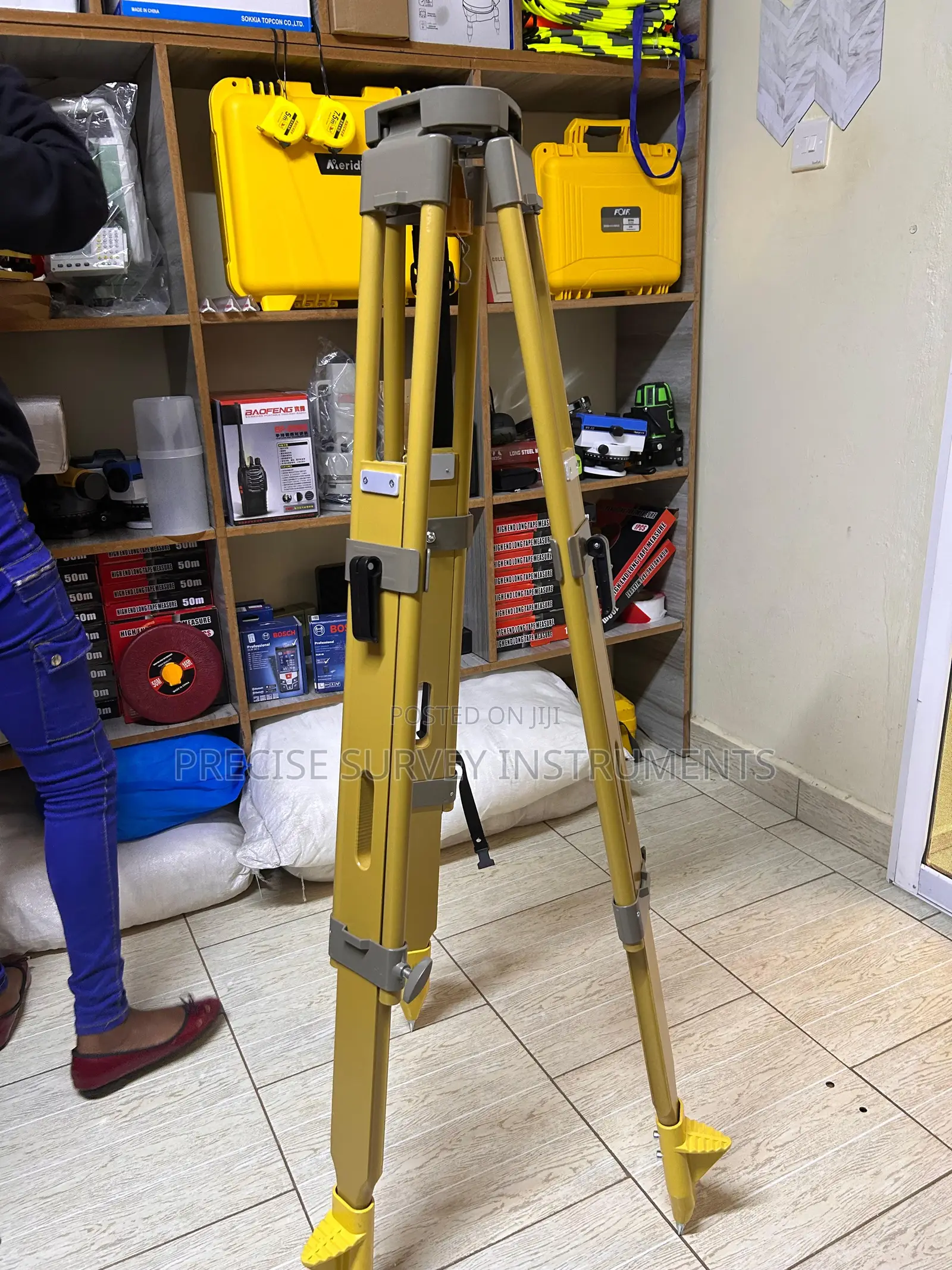 Durable Wooden Survey Tripod With Steel Fittings