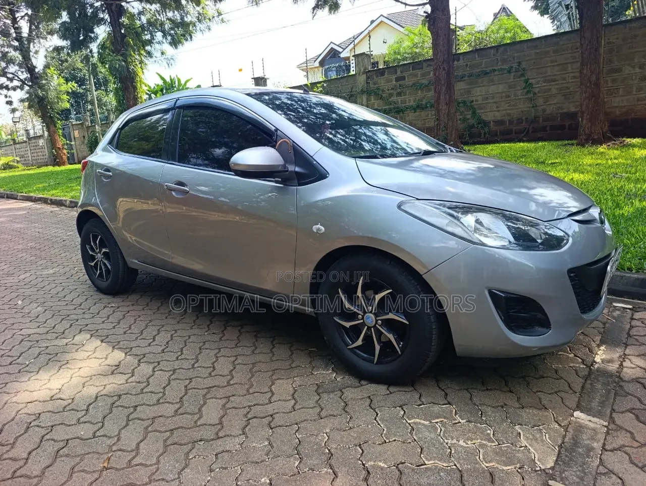 Mazda Demio 2012 Silver