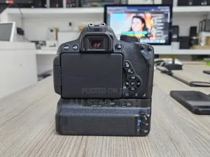 Canon Rebel T5i With Battery Grip