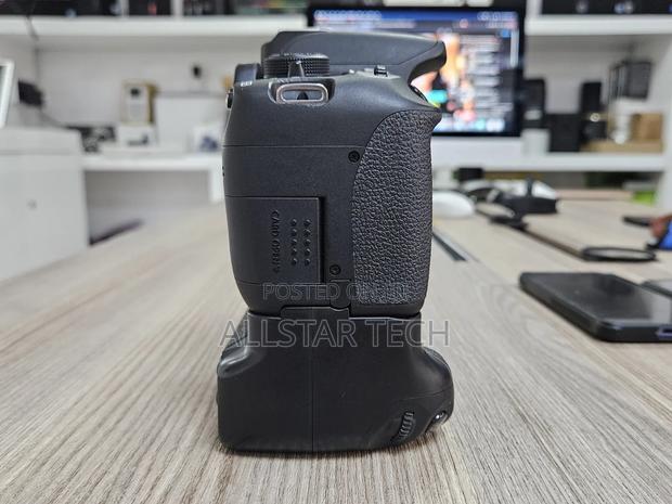 Canon Rebel T5i With Battery Grip - thumbnail 5