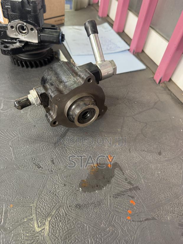 Vacuum Pump Isuzu Direct - thumbnail 2