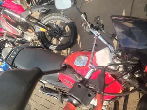 Bajaj Boxer 150 UG 2021 Red