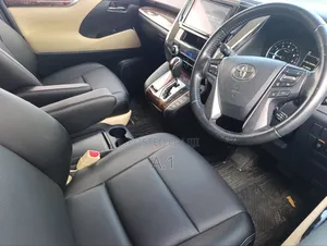 Toyota Vellfire 2019 Gold