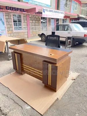 Ceo Executive Desk With Storage