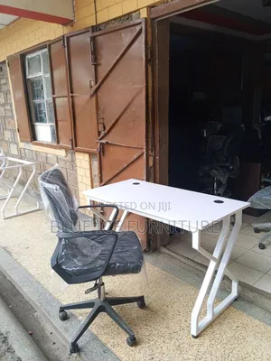 Complete Metallic Working Desk With Chair