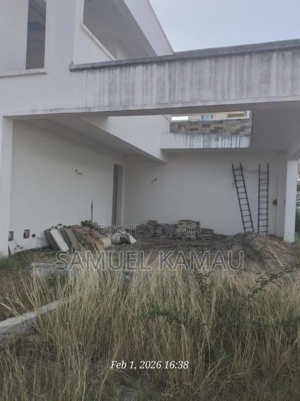 4 Bedroom Residential Property for Sale - thumbnail 17