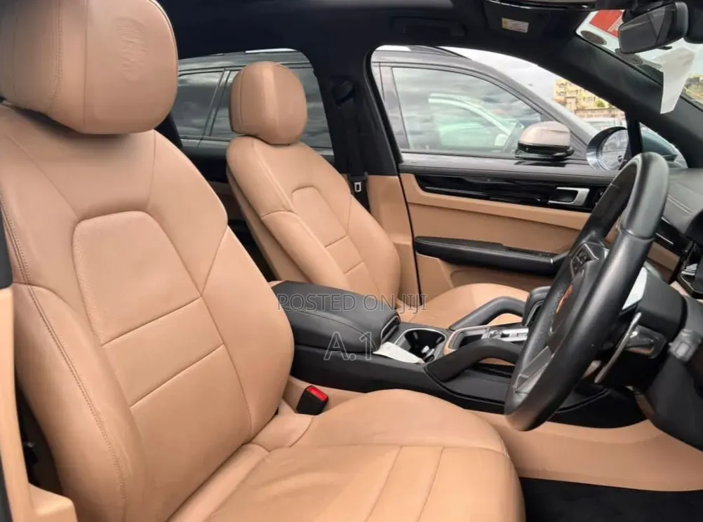 Porsche Cayenne Base AWD 2019 Blue