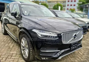 Volvo XC90 T5 Momentum AWD 2019 Black