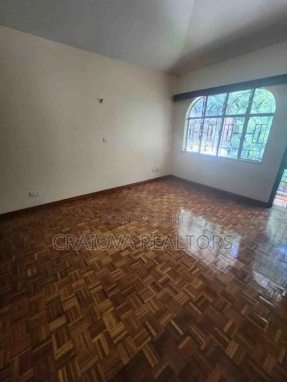5bdrm Townhouse/Terrace in Riverside Drive for sale