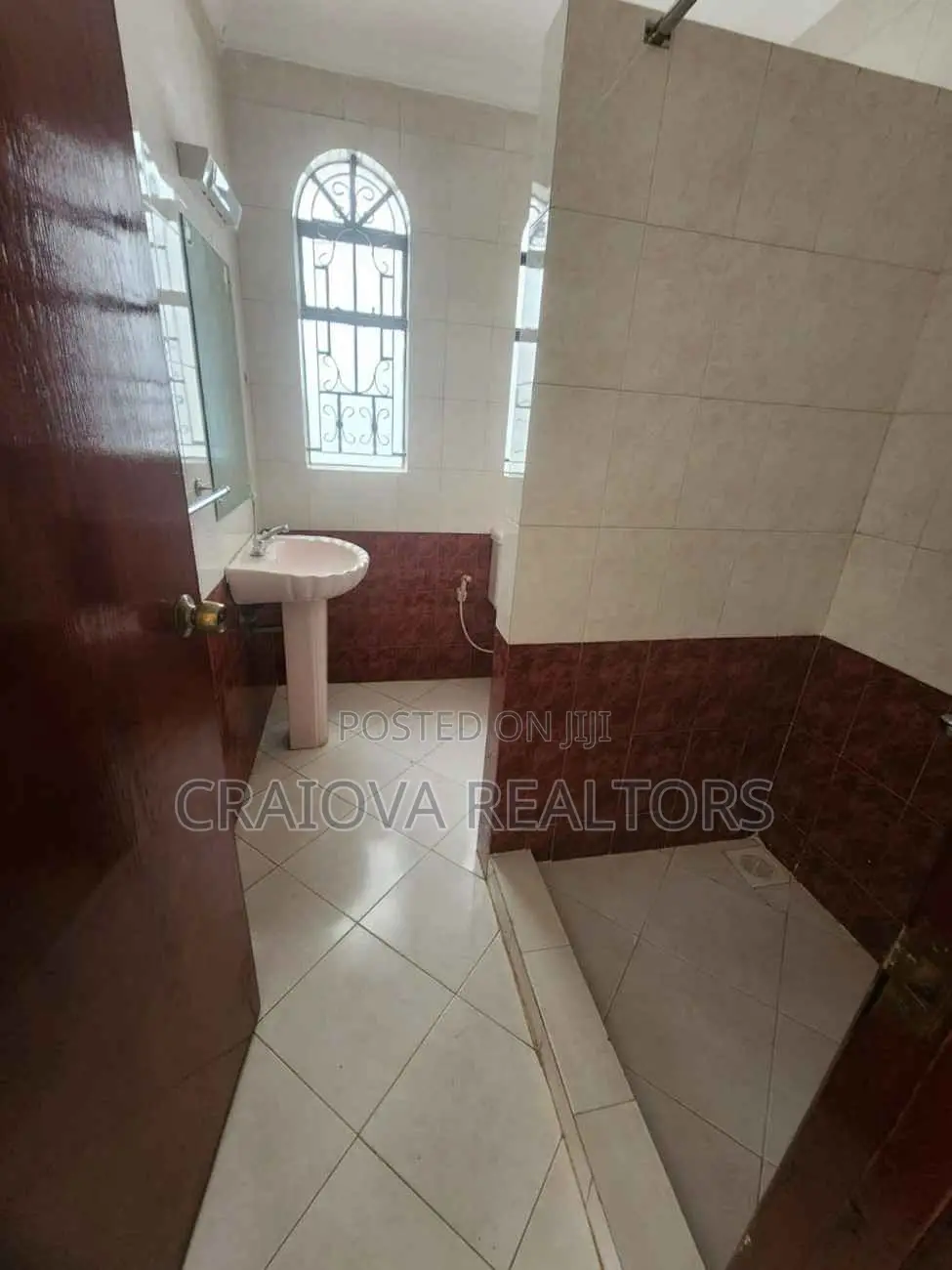 5bdrm Townhouse/Terrace in Riverside Drive for sale