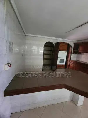 5bdrm Villa in Riverside Drive for sale